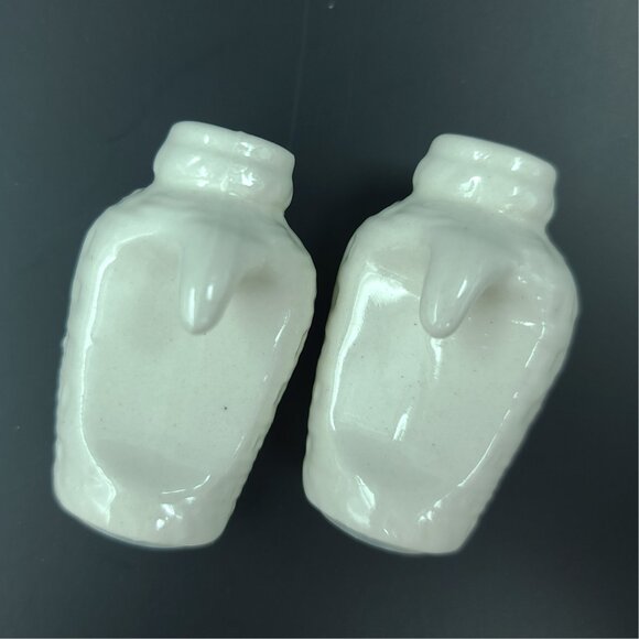 Two White Ceramic Mini Salt & Pepper Shakers Set - Picture 6 of 7